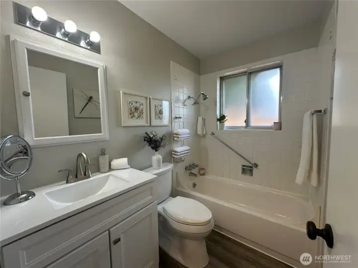 Unit 1010 Bath