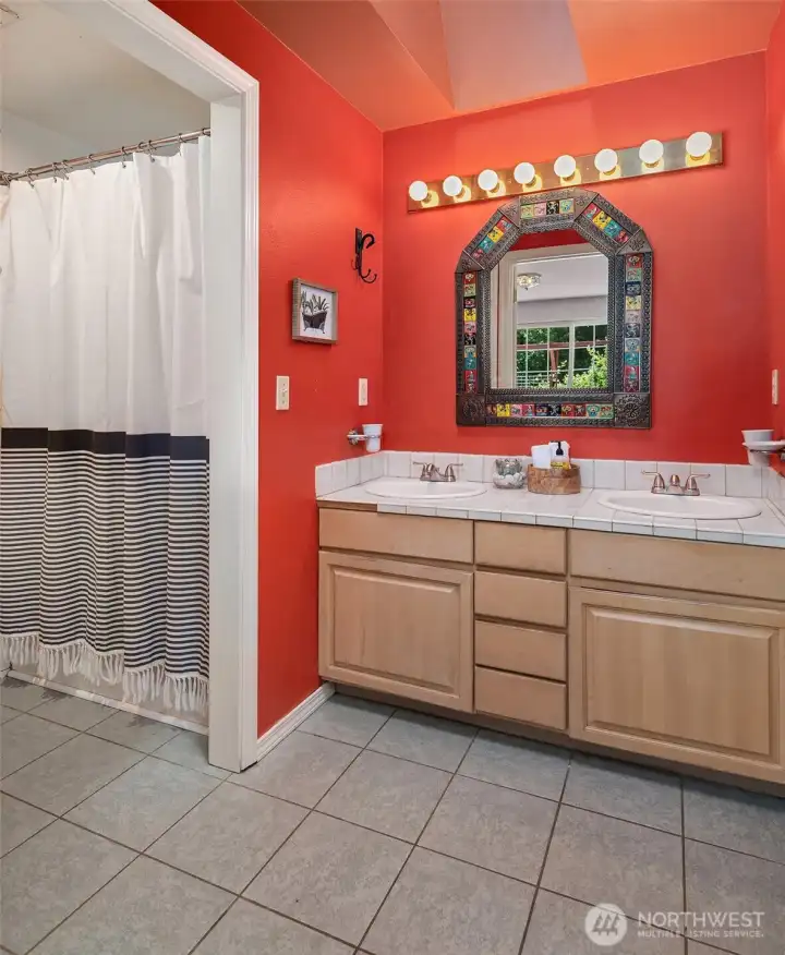 Double sinks. Double sinks.