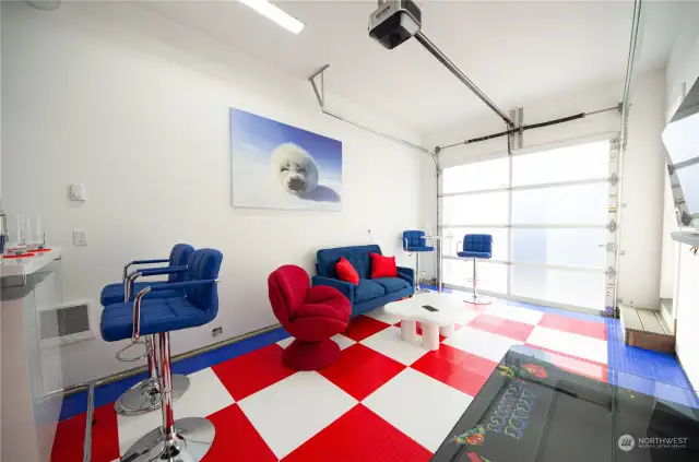 Designed with bright, vibrant colors , everything in the Seal Pup Den reflects the fun-loving nature of the seal pup.