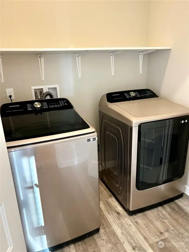 Extra large capacity Samsung washer/dryer.