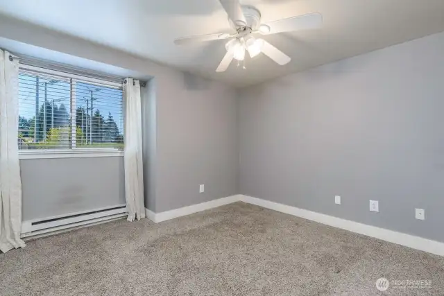 Second bedroom.