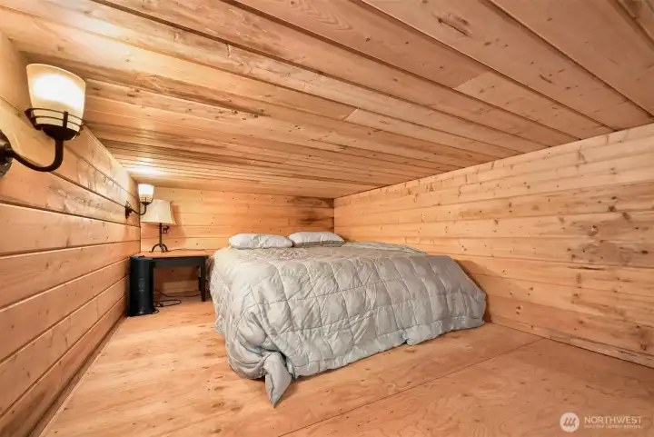 Loft Bedroom with Queen Bed