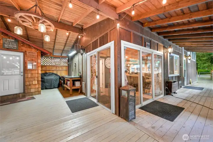 Dual Sliding Doors