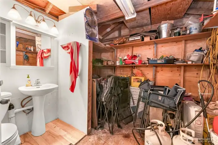 Storage shed with .5 bath