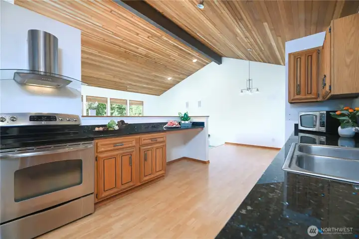 Fantastic kitchen.