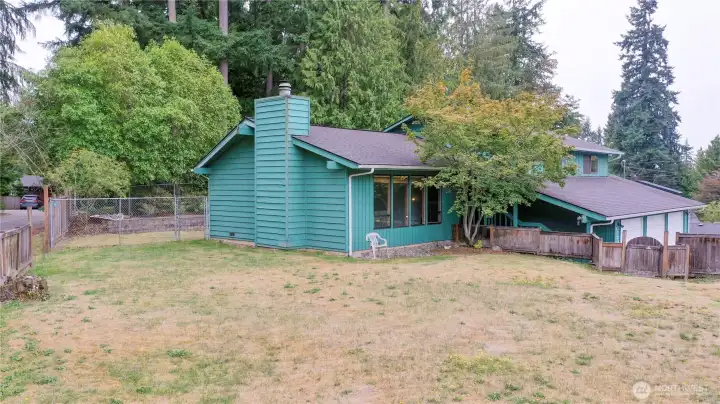 Large front side yard.