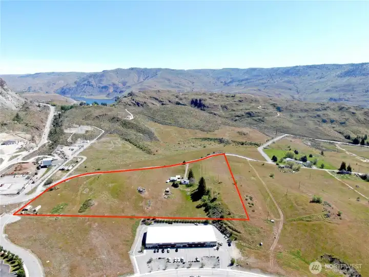 Two knolls offer views.