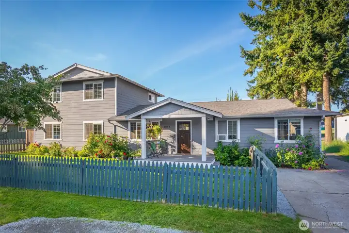 Picture Perfect Picket Fence