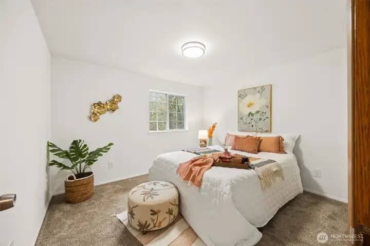 Private suite upstairs situated against the tree line. Super private.