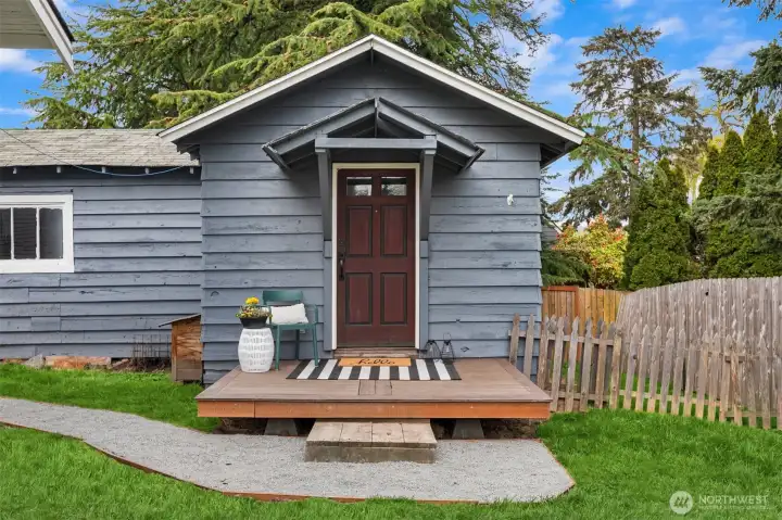 The detached approximately 500 sq. ft. outbuilding/shop adds serious versatility, whether you envision workspace, hobbies, storage, creative use, or future ADU/DADU potential, buyer to verify with the City of Tukwila.