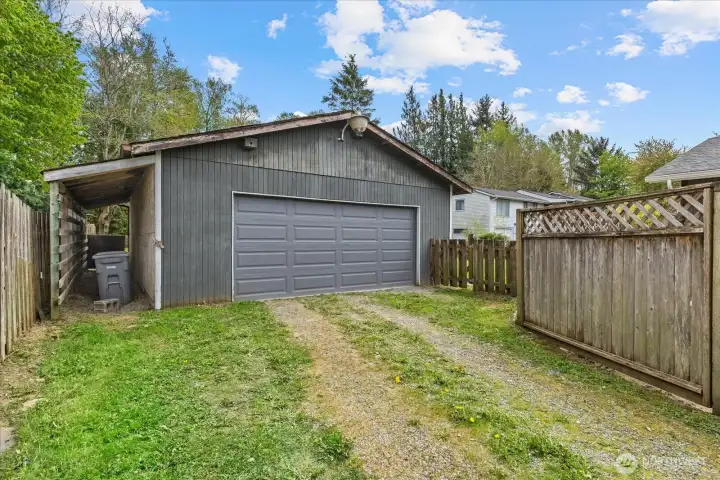 2.5 car detached garage