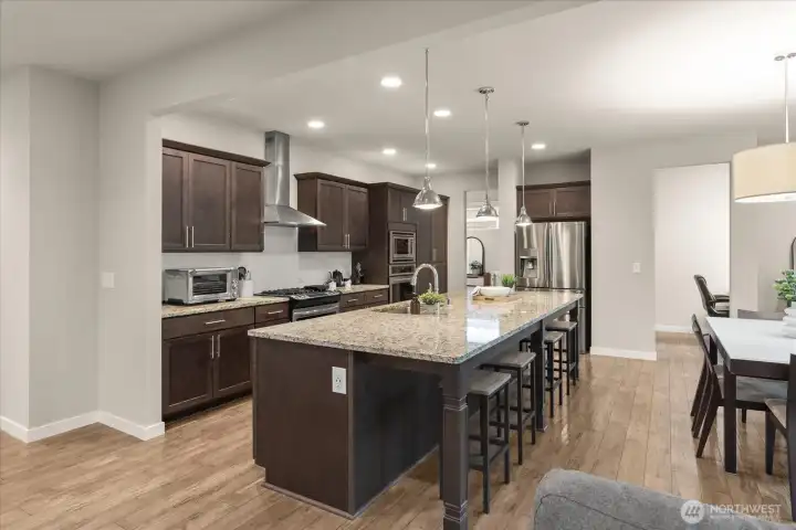 SS appliances w/ gas cooking