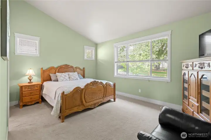 Spacious Primary Suite w/Vault Ceilings