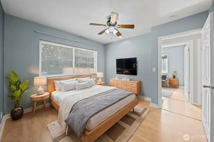 Guest room v staged