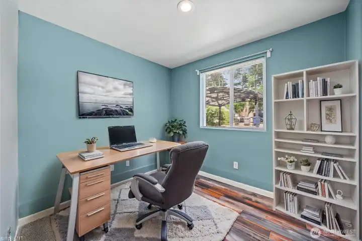Office space v staged