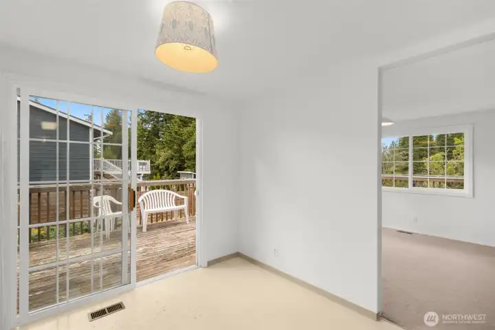 Eating nook area with access to the expansive deck.