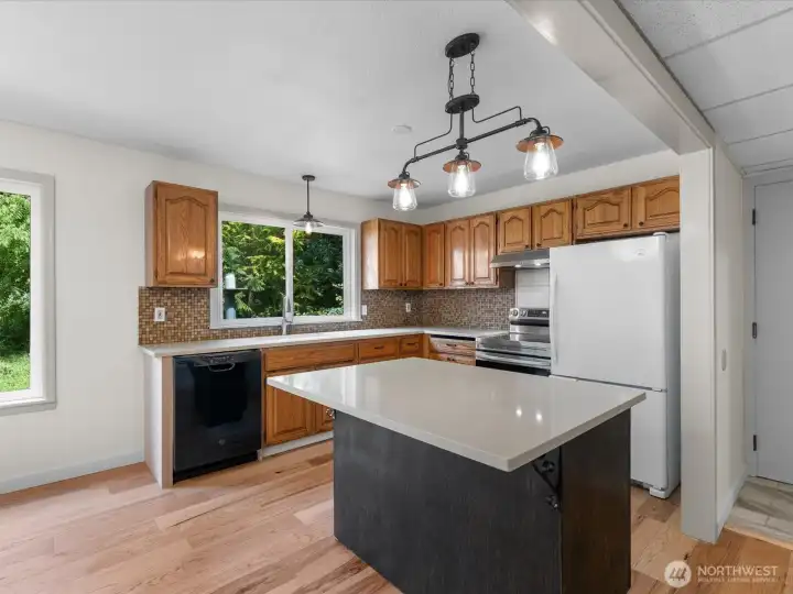Notice all the storage in the kitchen!