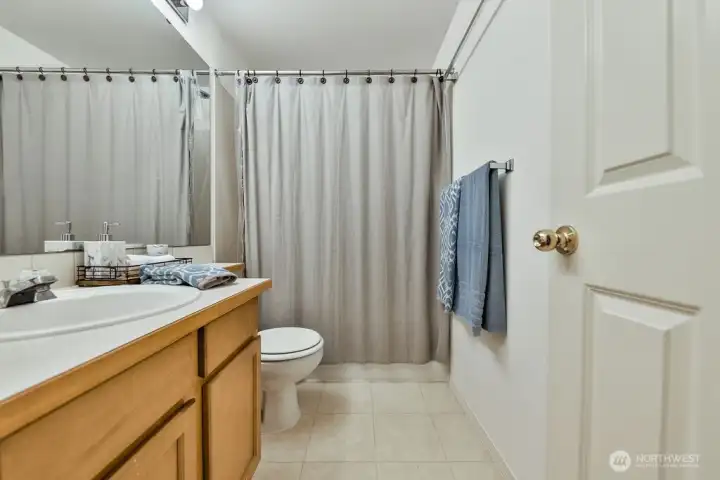 Full bath upstairs