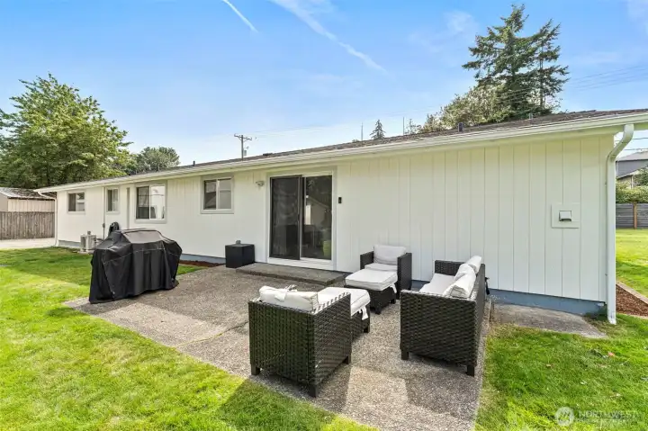 Large back patio great for entertaining!