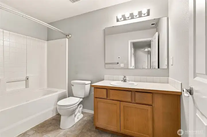 Full Guest Bathroom Full Guest Bathroom