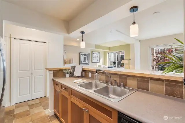 Kitchen opens up nicely to the entry way, living room and walk-in closet