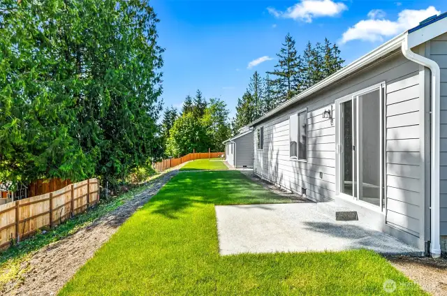 Photographs are for illustrative purposes only. Features, finishes, interior/exterior colors, landscaping and floorplan shown may vary from actual homes built.
