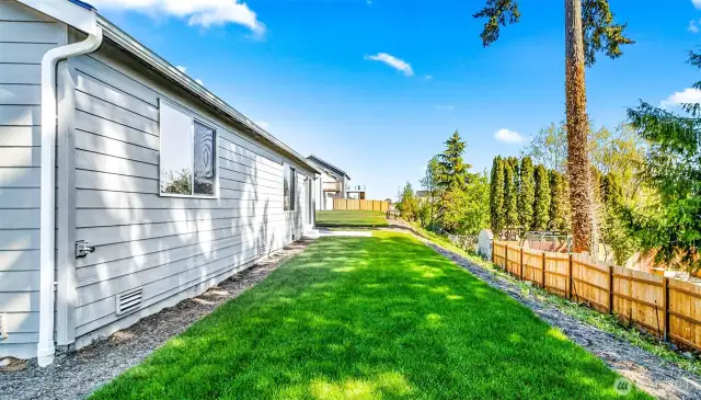 Photographs are for illustrative purposes only. Features, finishes, interior/exterior colors, landscaping and floorplan shown may vary from actual homes built.