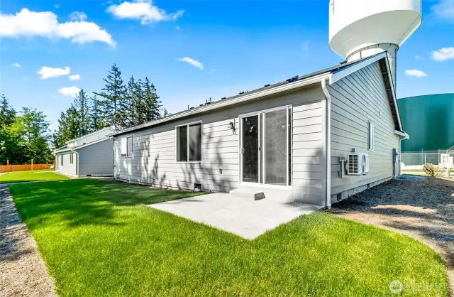 Photographs are for illustrative purposes only. Features, finishes, interior/exterior colors, landscaping and floorplan shown may vary from actual homes built.