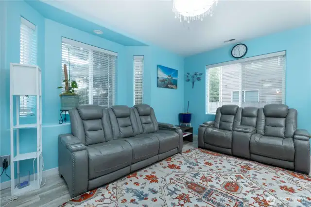 Lots of windows for bright indoor living!