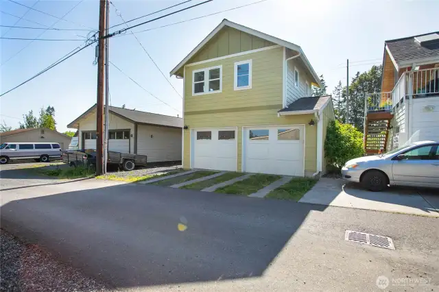 Garage and carriage unit