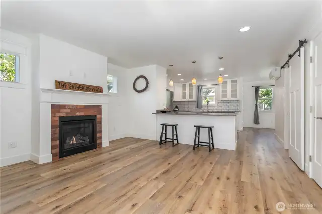Living Room w/fireplace