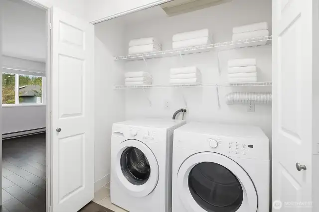 Full Size Washer & Dryer in Unit