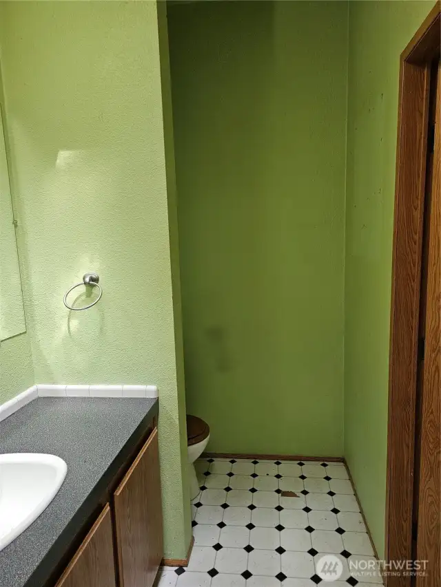 Primary water closet
