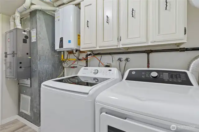 Washer & Dryer too & the Dryer is Gas ..