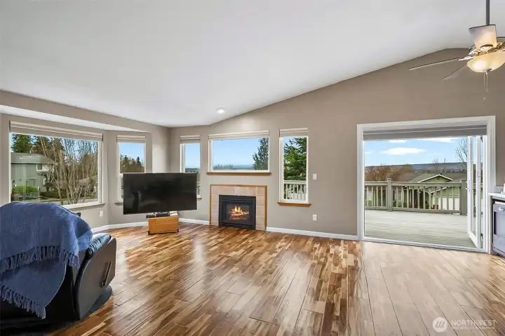 Professionally cleaned throughout, including interior and exterior window washing, gutter cleaning, and moss treatment.