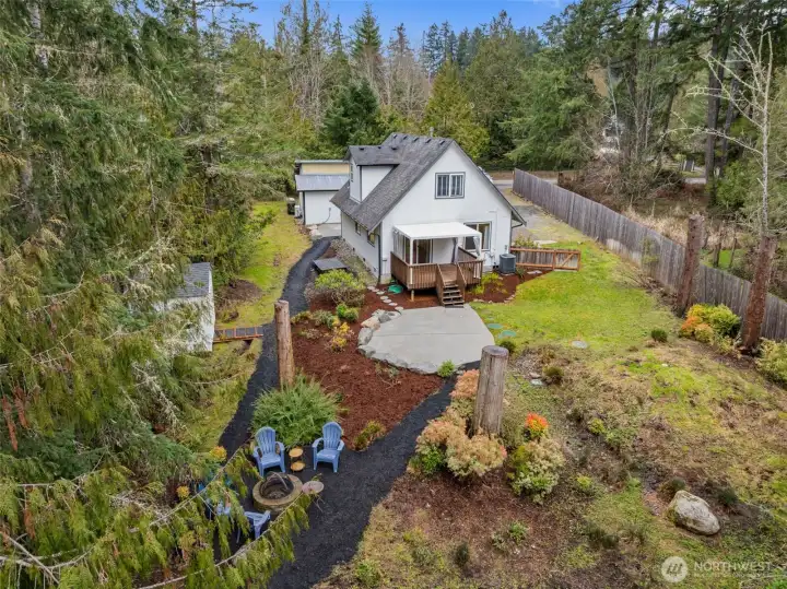 trail leading down to waterfront
