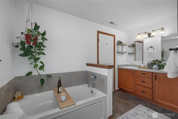 Deep bath tub, perfect for relaxing at the end of your day.