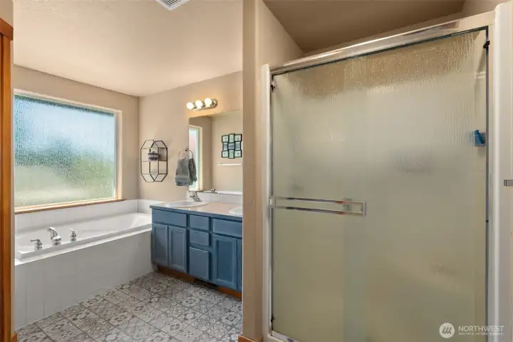 Well-appointed primary ensuite
