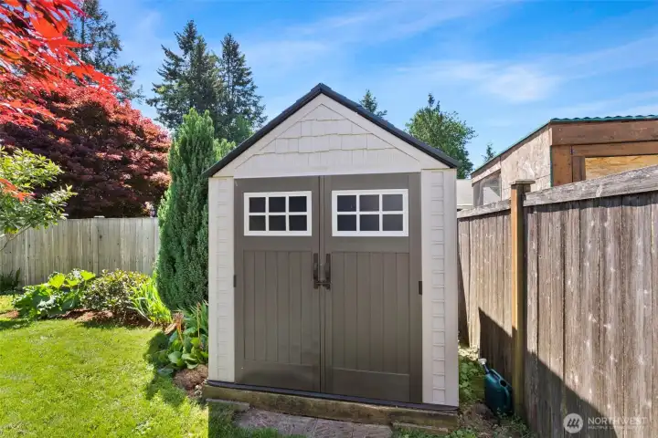 Storage shed included in the backyard for added convenience