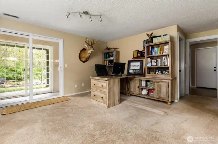 Direct access to the dog run and exterior.