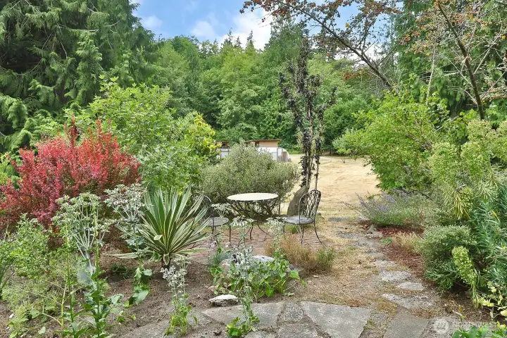 Sit and enjoy the fresh air and sunshine. Sit and enjoy the fresh air and sunshine.