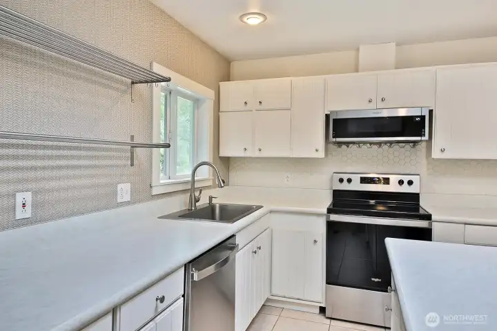 This home is all electric...a perfect candidate for solar panels with the excellent solar exposure! This home is all electric...a perfect candidate for solar panels with the excellent solar exposure!