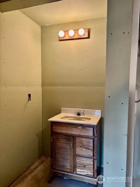 Unfinished basement - three quarter bath