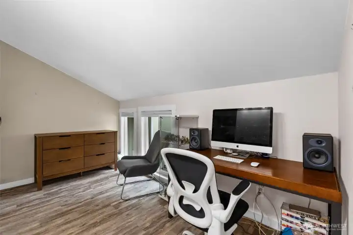 2nd Floor landing, flex space