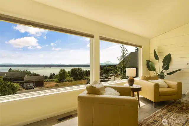 A lovely room for quiet contemplation, watching the marine traffic or entertaining friends.