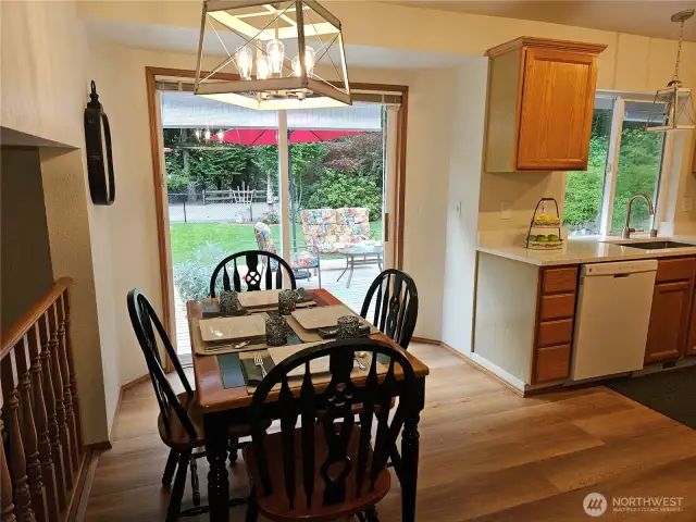 Eat-in Kitchen Area