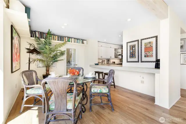 Cook while continuing to entertain with the semi-open kitchen.