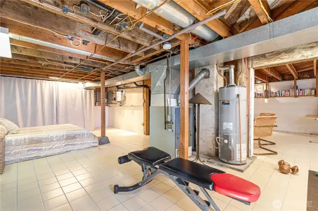 Plenty of space to host guests, create a gym or work space, or even convert into a MIL suite.