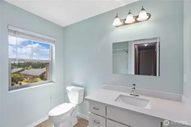 The full bathroom upstairs.
