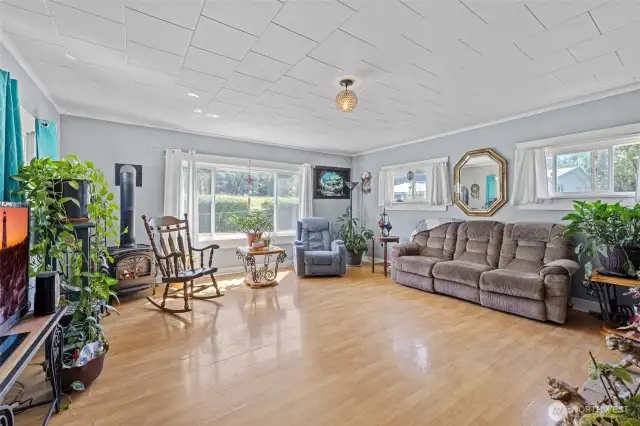 No stairs. Gas fireplace in corner can heats the entire home